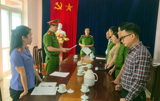 Bắt tạm giam cán bộ Phòng Kinh tế ở Lào Cai vì nhận hối lộ- Ảnh 1.