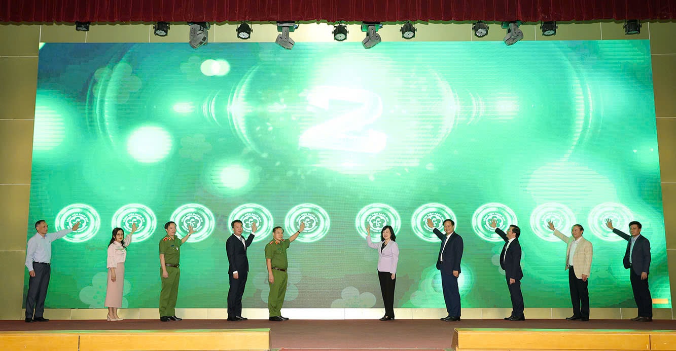 Ngành y tế thúc đẩy chuyển đổi số toàn diện để phục vụ nhân dân tốt hơn- Ảnh 1. Ngành y tế thúc đẩy chuyển đổi số toàn diện để phục vụ nhân dân tốt hơn- Ảnh 1.