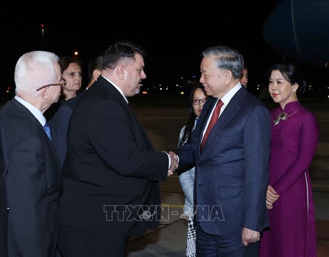 Tổng Bí thư Tô Lâm và Phu nhân bắt đầu thăm chính thức Cộng hòa Bulgaria- Ảnh 1. Tổng Bí thư Tô Lâm và Phu nhân bắt đầu thăm chính thức Cộng hòa Bulgaria- Ảnh 1.