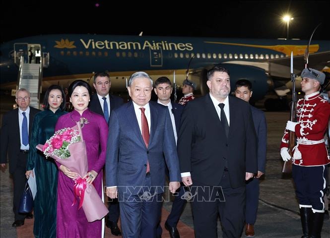 Tổng Bí thư Tô Lâm và Phu nhân bắt đầu thăm chính thức Cộng hòa Bulgaria- Ảnh 2. Tổng Bí thư Tô Lâm và Phu nhân bắt đầu thăm chính thức Cộng hòa Bulgaria- Ảnh 2.