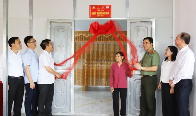 Hà Tĩnh: Tỷ lệ hộ nghèo giảm còn 2,4%, an sinh xã hội được đảm bảo- Ảnh 2.