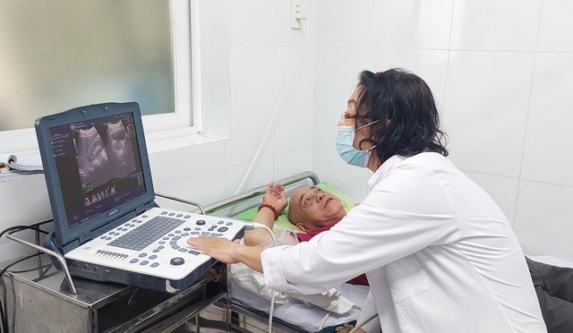 'Làn gió mới' trạm y tế ở TPHCM: Khi bác sĩ mang niềm tin đến với người dân- Ảnh 5. 'Làn gió mới' trạm y tế ở TPHCM: Khi bác sĩ mang niềm tin đến với người dân- Ảnh 5.