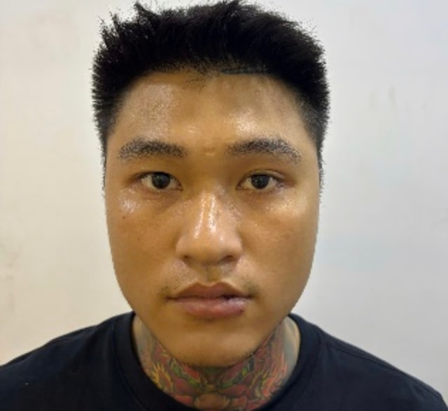 Công an Hà Nội tìm hai cô gái bị đánh tại quán ăn trên phố Cầu Giấy- Ảnh 1. Công an Hà Nội tìm hai cô gái bị đánh tại quán ăn trên phố Cầu Giấy- Ảnh 1.