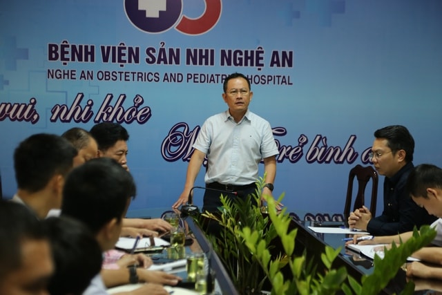 Nhân viên y tế dũng cảm giằng lại trẻ sơ sinh khỏi tay kẻ cầm dao truy sát ở BV Sản Nhi Nghệ An- Ảnh 4. Nhân viên y tế dũng cảm giằng lại trẻ sơ sinh khỏi tay kẻ cầm dao truy sát ở BV Sản Nhi Nghệ An- Ảnh 4.