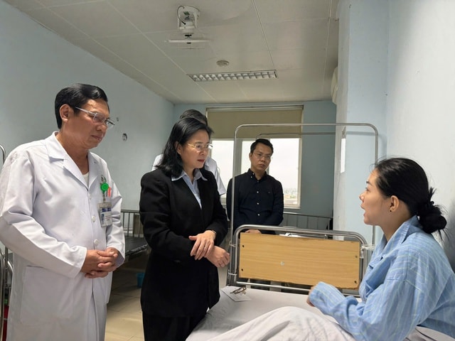 Các nạn nhân vụ truy sát tại BV Sản Nhi Nghệ An đã qua nguy kịch, tinh thần vẫn hoảng loạn- Ảnh 1.