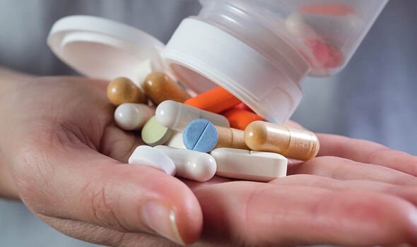 Có thể dùng vitamin cùng thuốc kháng sinh không?- Ảnh 2. Có thể dùng vitamin cùng thuốc kháng sinh không?- Ảnh 2.