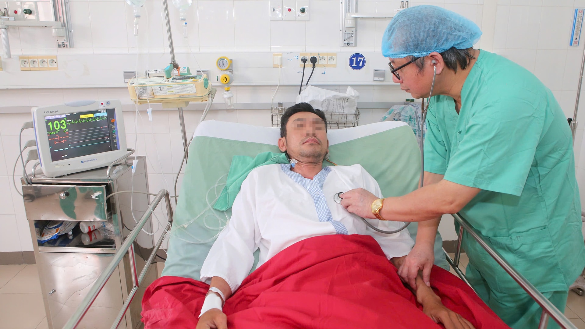 Lần đầu tiên thực hiện thành công ca ghép thận sử dụng máy bảo quản thận hạ nhiệt có kiểm soát- Ảnh 4. Lần đầu tiên thực hiện thành công ca ghép thận sử dụng máy bảo quản thận hạ nhiệt có kiểm soát- Ảnh 4.