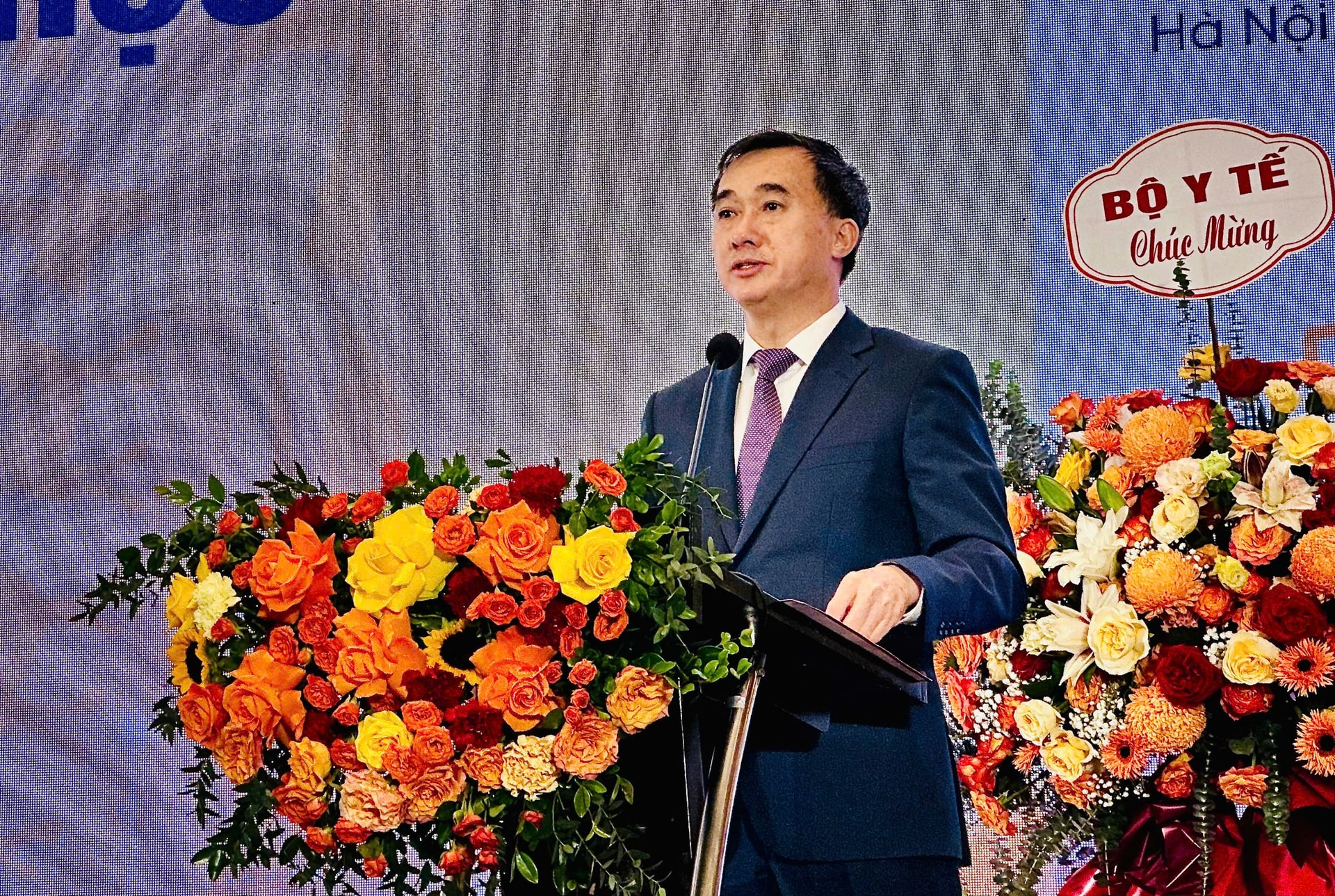 Thúc đẩy nghiên cứu khoa học, ứng dụng công nghệ, đưa y học Việt Nam phát triển tiệm cận y học thế giới- Ảnh 1. Thúc đẩy nghiên cứu khoa học, ứng dụng công nghệ, đưa y học Việt Nam phát triển tiệm cận y học thế giới- Ảnh 1.