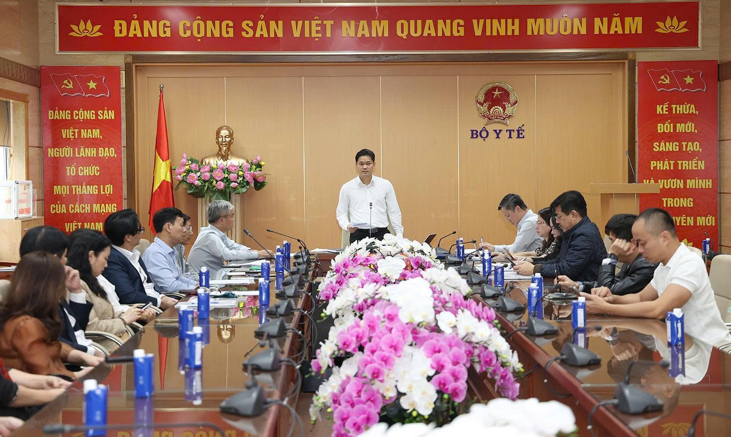Thứ trưởng Thường trực Vũ Mạnh Hà: Báo Sức khoẻ & Đời sống xây dựng hệ thống kết nối và lan tỏa thông tin y tế trong mọi tình huống- Ảnh 3.
