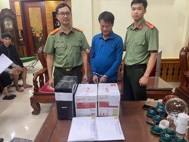 Bắt tạm giam đối tượng trong vụ án 'Vi phạm quy định về khai thác tài nguyên' ở Bắc Ninh- Ảnh 1. Bắt tạm giam đối tượng trong vụ án 'Vi phạm quy định về khai thác tài nguyên' ở Bắc Ninh- Ảnh 1.