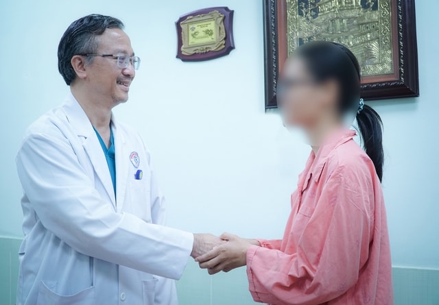 BV Chợ Rẫy phẫu thuật thành công cho cô gái 25 tuổi mắc u nhầy thất trái cực hiếm- Ảnh 2. BV Chợ Rẫy phẫu thuật thành công cho cô gái 25 tuổi mắc u nhầy thất trái cực hiếm- Ảnh 2.