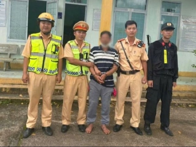 Ghen tuông mù quáng, cầm dao chém 2 người trọng thương tại phòng trọ rồi bỏ trốn- Ảnh 1. Ghen tuông mù quáng, cầm dao chém 2 người trọng thương tại phòng trọ rồi bỏ trốn- Ảnh 1.