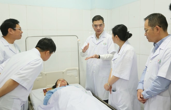'Hãy để thầy thuốc được cứu người trong môi trường an toàn'- Ảnh 2. 'Hãy để thầy thuốc được cứu người trong môi trường an toàn'- Ảnh 2.