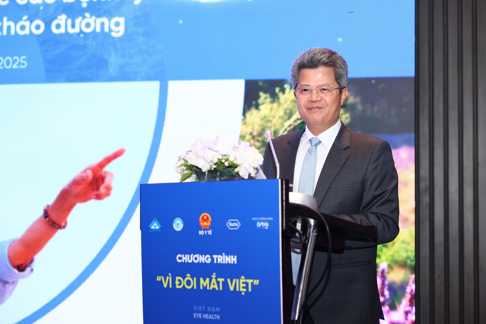 Có đến 1/3 bệnh nhân đái tháo đường bị mắc bệnh võng mạc- Ảnh 3. Có đến 1/3 bệnh nhân đái tháo đường bị mắc bệnh võng mạc- Ảnh 3.