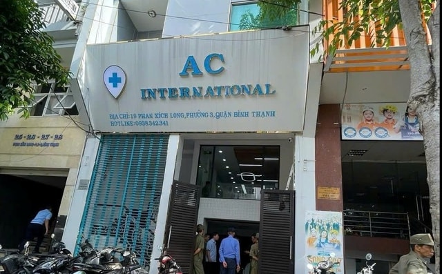 Khởi tố, bắt tạm giam nhóm giả danh bác sĩ lừa đảo hơn 17 tỷ đồng- Ảnh 2. Khởi tố, bắt tạm giam nhóm giả danh bác sĩ lừa đảo hơn 17 tỷ đồng- Ảnh 2.