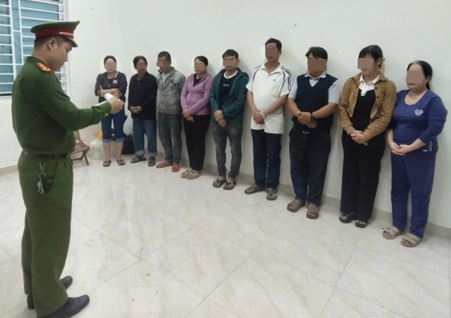 Khởi tố 9 đối tượng tổ chức đánh bạc tại đám tang- Ảnh 1. Khởi tố 9 đối tượng tổ chức đánh bạc tại đám tang- Ảnh 1.