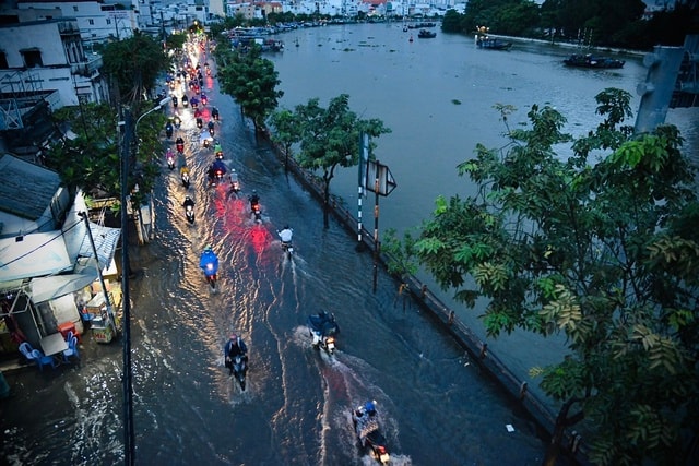 Triều cường ở Nam Bộ có nơi lên tới 4m, nguy cơ ngập úng nhiều nơi- Ảnh 2. Triều cường ở Nam Bộ có nơi lên tới 4m, nguy cơ ngập úng nhiều nơi- Ảnh 2.
