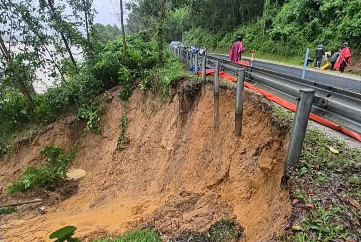 Hai thủy điện ở Huế tăng lưu lượng điều tiết nước, dự kiến đến 1.800m3/s- Ảnh 2.