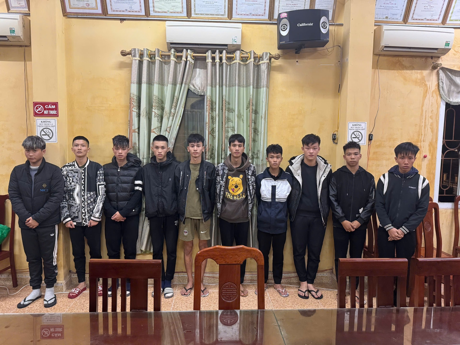 Dấu hiệu bất thường từ vụ tai nạn giao thông lúc rạng sáng - Ảnh 1. Dấu hiệu bất thường từ vụ tai nạn giao thông lúc rạng sáng - Ảnh 1.