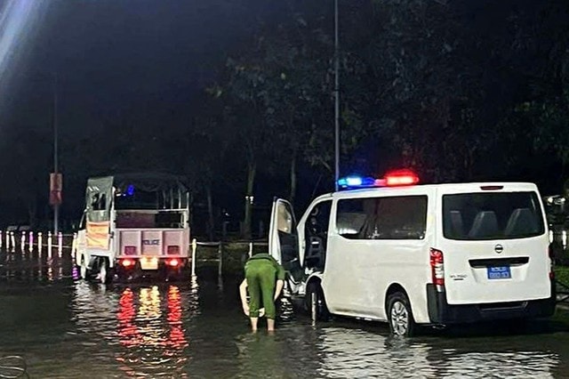 Vụ hai cháu bé tử vong do điện giật khi chơi ở công viên: Ai sẽ phải chịu trách nhiệm?- Ảnh 1. Vụ hai cháu bé tử vong do điện giật khi chơi ở công viên: Ai sẽ phải chịu trách nhiệm?- Ảnh 1.