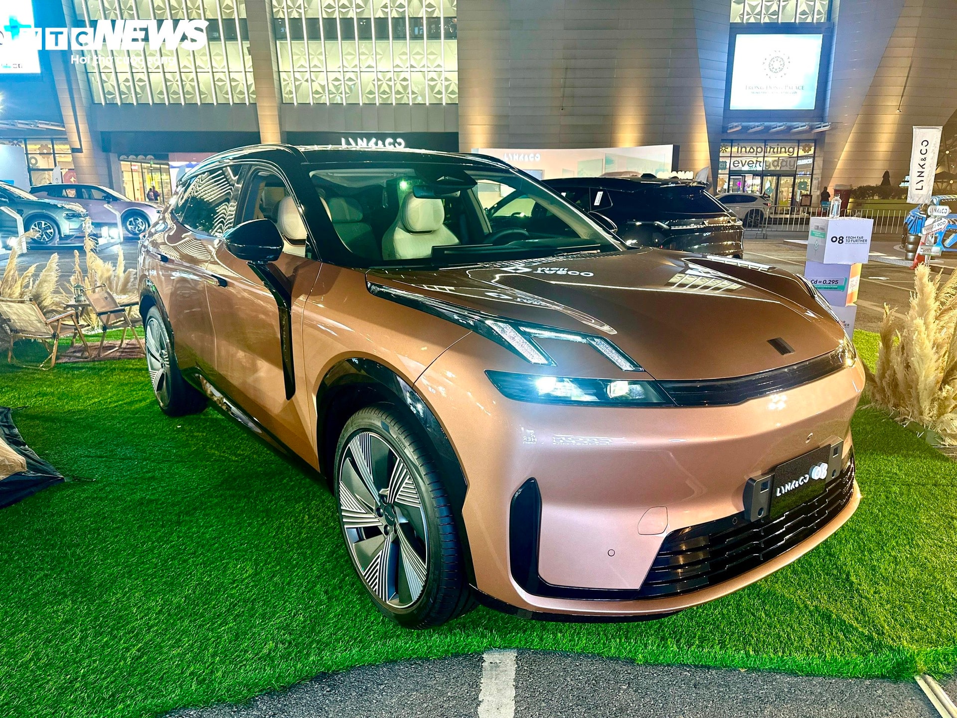 Xe được phát triển dựa trên ngôn ngữ thiết kế toàn cầu “The Next Day”. (Ảnh: Mạnh Hùng)