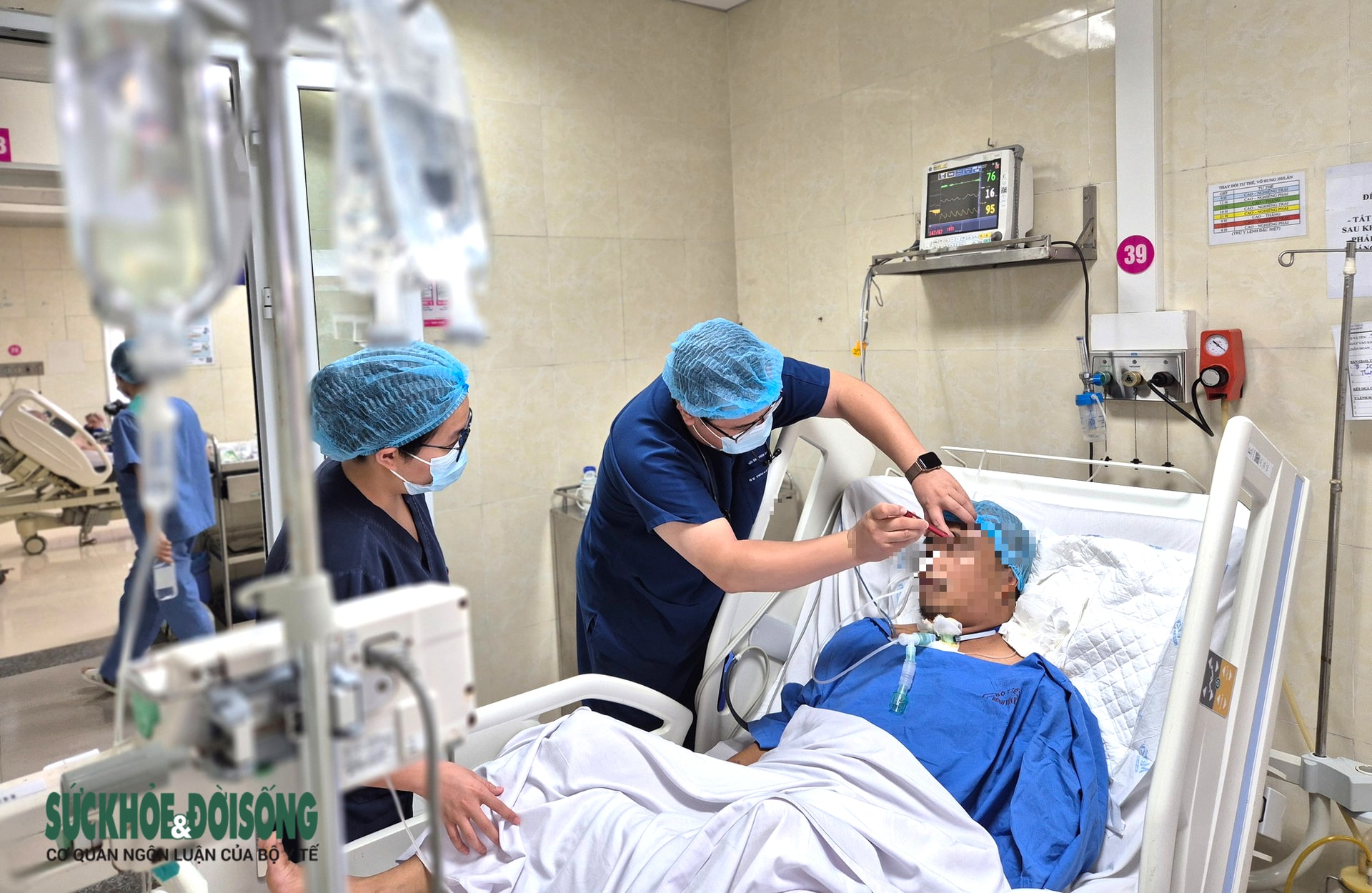 Từ phút sinh tử đến ngày trở về bên gia đình: Câu chuyện ấm lòng về tình người và sự tận tâm của thầy thuốc- Ảnh 2. Từ phút sinh tử đến ngày trở về bên gia đình: Câu chuyện ấm lòng về tình người và sự tận tâm của thầy thuốc- Ảnh 2.