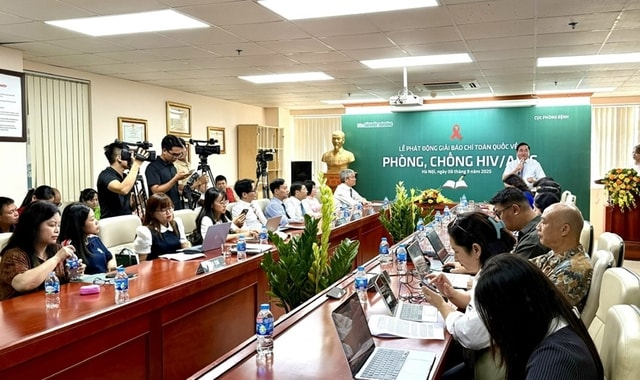 Tiêu chí cốt lõi của Giải Báo chí toàn quốc về HIV/AIDS 2025: Tác động, sáng tạo và nhân văn- Ảnh 1.