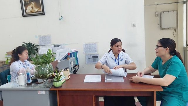 Y tế cơ sở TPHCM: Đưa dịch vụ BHYT đến gần người cao tuổi- Ảnh 1. Y tế cơ sở TPHCM: Đưa dịch vụ BHYT đến gần người cao tuổi- Ảnh 1.