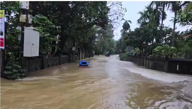 TP Huế mưa lịch sử chưa từng ghi nhận ở Việt Nam- Ảnh 3. TP Huế mưa lịch sử chưa từng ghi nhận ở Việt Nam- Ảnh 3.