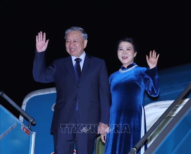 Tổng Bí thư Tô Lâm và Phu nhân lên đường thăm chính thức Liên hiệp Vương quốc Anh và Bắc Ireland- Ảnh 1.