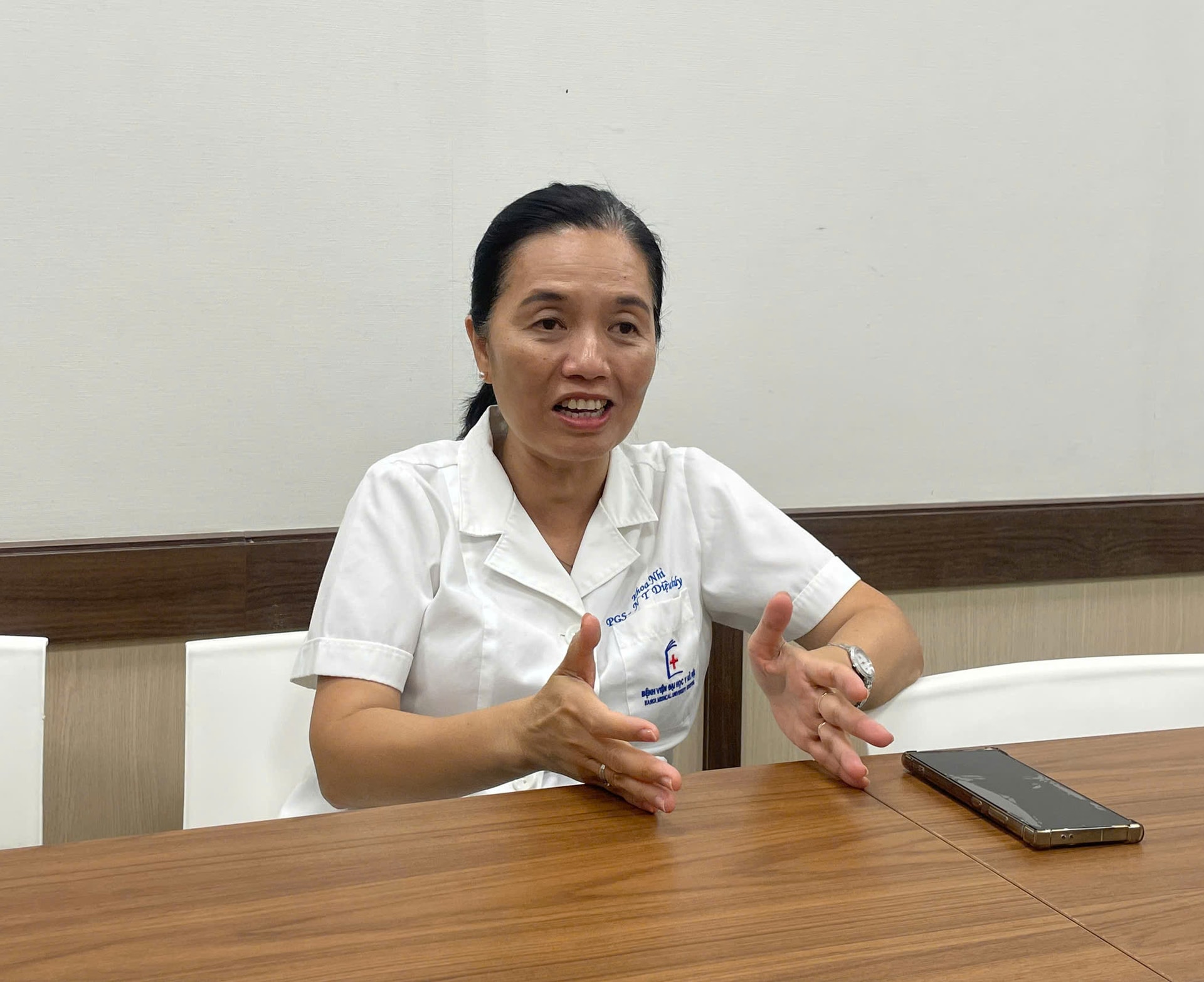 Giao mùa, trẻ mắc bệnh về hô hấp tăng, nhiều ca biến chứng nặng, chuyên gia khuyến cáo gì?- Ảnh 1. Giao mùa, trẻ mắc bệnh về hô hấp tăng, nhiều ca biến chứng nặng, chuyên gia khuyến cáo gì?- Ảnh 1.