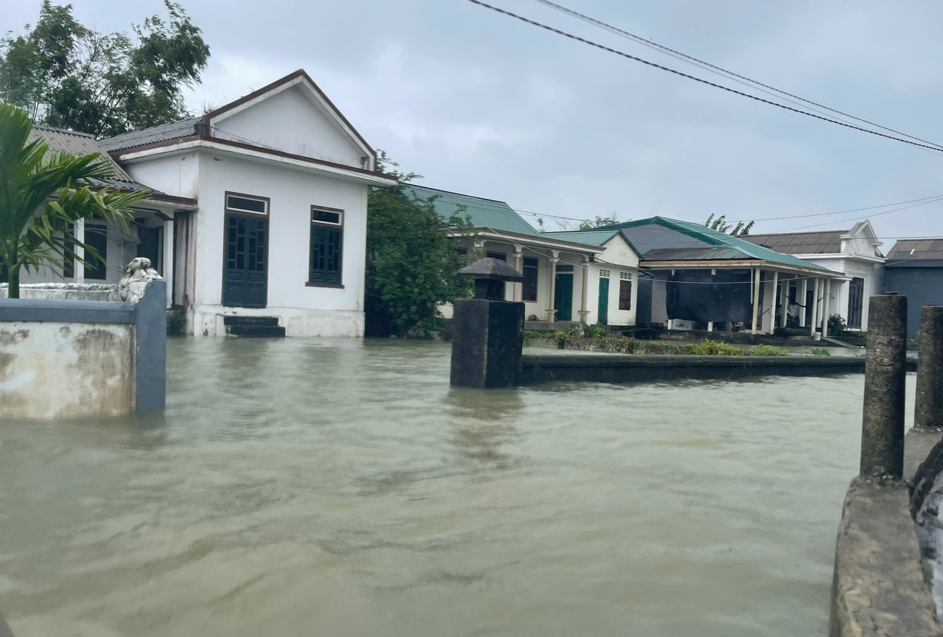 Hơn 600 hộ dân bị ngập, 1 người mất tích trong mưa lũ ở Quảng Trị- Ảnh 6. Hơn 600 hộ dân bị ngập, 1 người mất tích trong mưa lũ ở Quảng Trị- Ảnh 6.