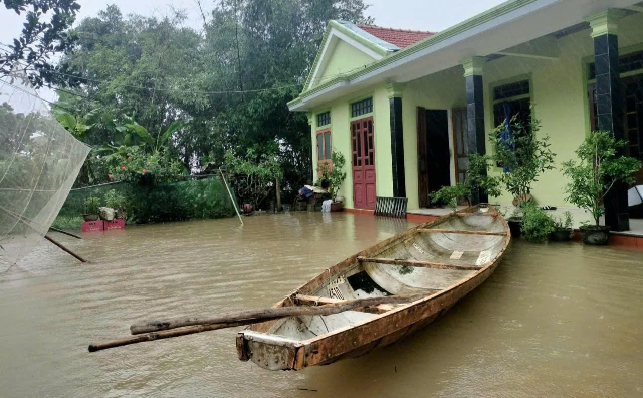 Hơn 600 hộ dân bị ngập, 1 người mất tích trong mưa lũ ở Quảng Trị- Ảnh 7. Hơn 600 hộ dân bị ngập, 1 người mất tích trong mưa lũ ở Quảng Trị- Ảnh 7.