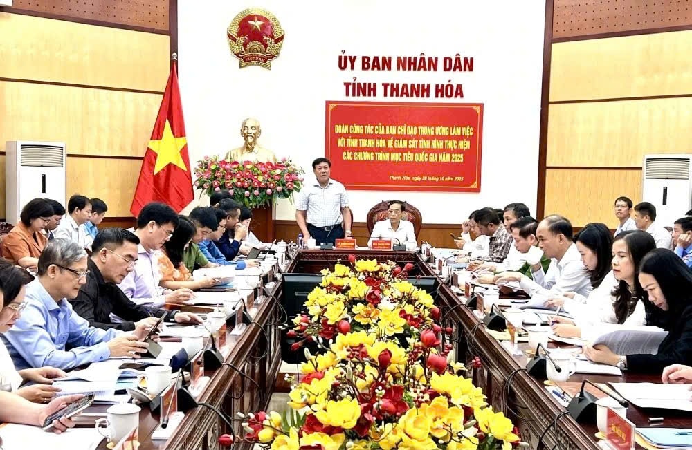 Đoàn công tác Ban Chỉ đạo Trung ương giám sát kết quả thực hiện các Chương trình Mục tiêu quốc gia tại tỉnh Thanh Hóa- Ảnh 1. Đoàn công tác Ban Chỉ đạo Trung ương giám sát kết quả thực hiện các Chương trình Mục tiêu quốc gia tại tỉnh Thanh Hóa- Ảnh 1.
