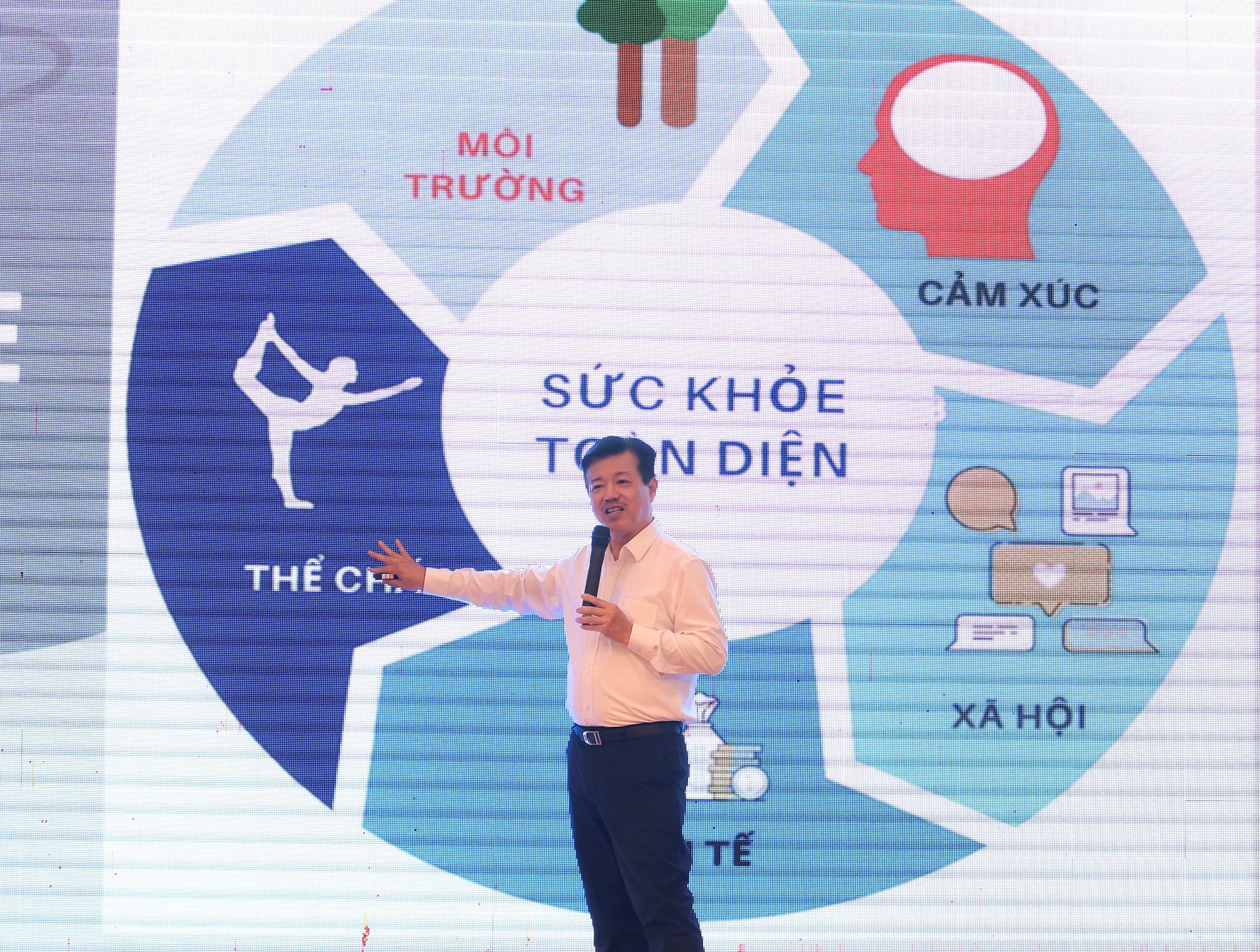 Chủ động chăm sóc sức khỏe là quyền và trách nhiệm của phụ nữ trong thời đại mới- Ảnh 3.