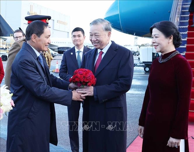 Tổng Bí thư Tô Lâm bắt đầu thăm chính thức Liên hiệp Vương quốc Anh và Bắc Ireland- Ảnh 4.