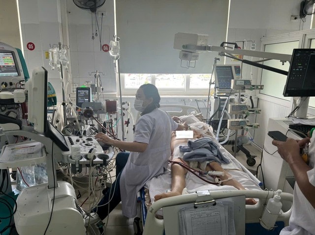 Bệnh viện Hữu nghị Đa khoa Nghệ An cứu sống bệnh nhân nguy kịch nhờ kỹ thuật Hybrid ECMO- Ảnh 3.