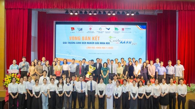 Hơn 400 sinh viên tranh tài Giải thưởng Euréka 2025 lĩnh vực Y Dược- Ảnh 4. Hơn 400 sinh viên tranh tài Giải thưởng Euréka 2025 lĩnh vực Y Dược- Ảnh 4.