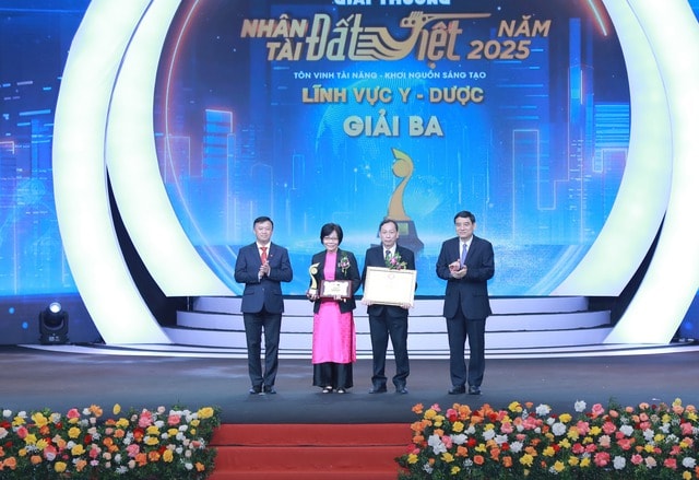 Bệnh viện Chợ Rẫy đoạt giải Nhân tài Đất Việt với công trình ứng dụng AI trong điều phối hiến - ghép tạng- Ảnh 1. Bệnh viện Chợ Rẫy đoạt giải Nhân tài Đất Việt với công trình ứng dụng AI trong điều phối hiến - ghép tạng- Ảnh 1.