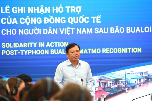 Khoảng 7.1 triệu USD tiền mặt cấp phát hỗ trợ người dân bị ảnh hưởng bởi thiên tai bão lũ- Ảnh 2. Khoảng 7.1 triệu USD tiền mặt cấp phát hỗ trợ người dân bị ảnh hưởng bởi thiên tai bão lũ- Ảnh 2.