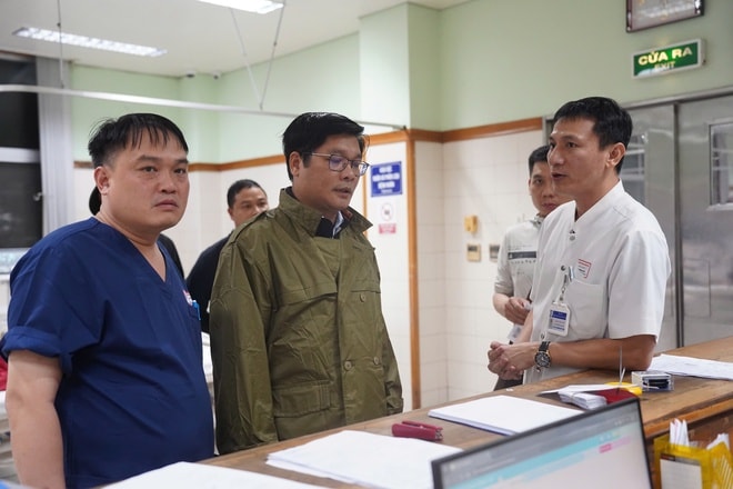 Bệnh viện Trung ương Huế vững vàng giữa tâm lũ- Ảnh 3.