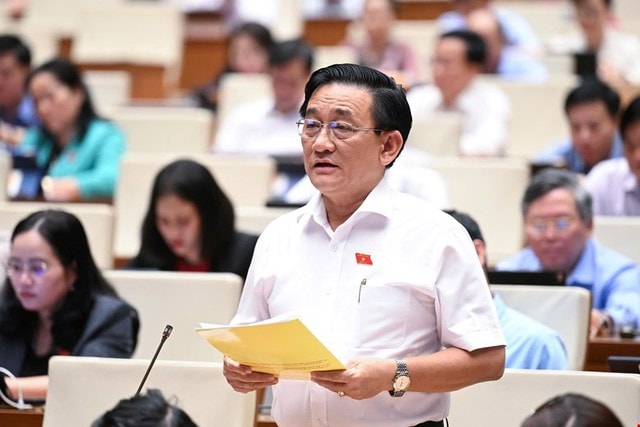 Đại biểu Quốc hội kiến nghị tăng lương cơ sở ngay từ đầu năm 2026- Ảnh 2. Đại biểu Quốc hội kiến nghị tăng lương cơ sở ngay từ đầu năm 2026- Ảnh 2.