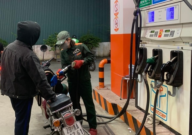 Giá xăng có thể đảo chiều tăng trong kỳ điều hành ngày mai- Ảnh 1. Giá xăng có thể đảo chiều tăng trong kỳ điều hành ngày mai- Ảnh 1.