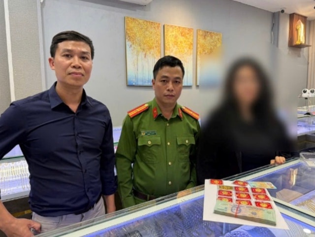 Tin lời công an 'dởm', nữ sinh viên mang vàng đi bán- Ảnh 1.