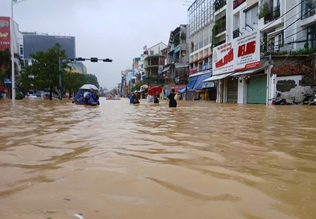 Tổ hợp đa thiên tai gây mưa lũ lịch sử ở miền Trung- Ảnh 3.