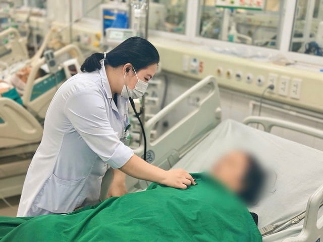 Đặt mua củ ấu tẩu trên mạng để chữa khớp, người phụ nữ suýt tử vong- Ảnh 3.