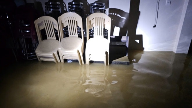 48 giờ vật lộn trong trận lũ đặc biệt lớn ở Huế- Ảnh 2.