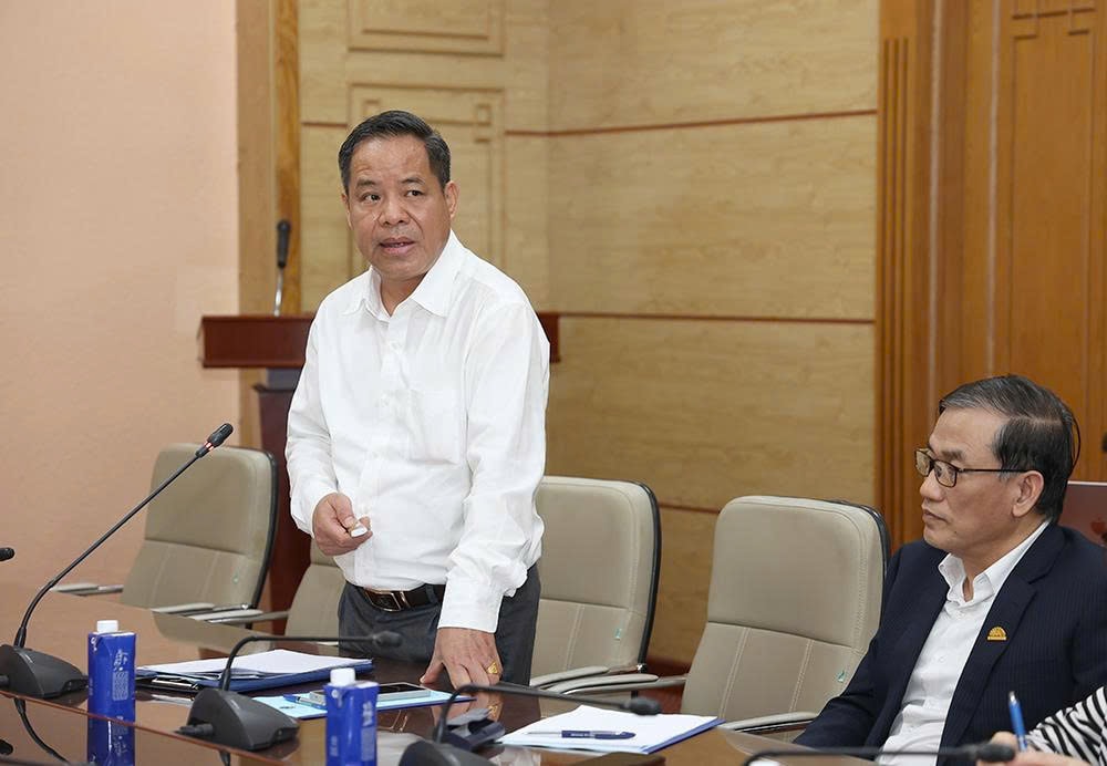 Thứ trưởng Trần Văn Thuấn: Cần hoàn thiện thể chế và quy định pháp luật để bảo vệ an ninh, an toàn cơ sở y tế- Ảnh 2. Thứ trưởng Trần Văn Thuấn: Cần hoàn thiện thể chế và quy định pháp luật để bảo vệ an ninh, an toàn cơ sở y tế- Ảnh 2.