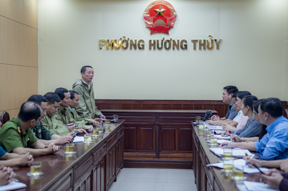 Tình người trong cơn lũ lịch sử- Ảnh 9.