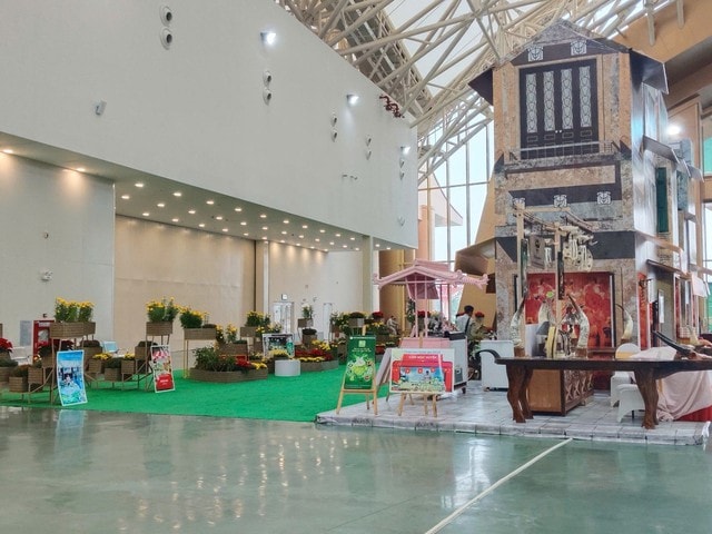 Hơi thở văn hóa trong lòng hội chợ: 'Tinh hoa Thu Hà Nội' – Bản hòa ca giữa truyền thống và đổi mới- Ảnh 1.